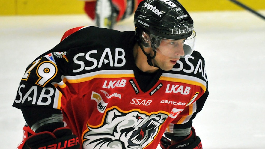 följ abbotts spännande resa till nhl där drömmar blir verklighet! upptäck hans utmaningar, prestationer och vad som krävs för att nå toppen av professionell ishockey.