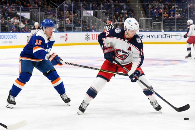 upptäck den senaste intervjun med burakovsky, där han delar med sig av sina tankar om säsongen, lagets prestationer och sina personliga mål. få en exklusiv inblick i hans liv som professionell hockeyspelare.