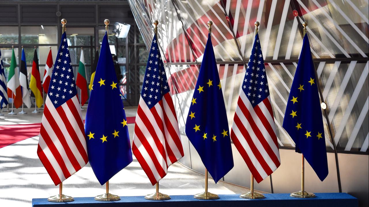 utforska hur eu:s tullar påverkar handel med usa. få insikter om regler, avgifter och hur dessa påverkar både företag och konsumenter.