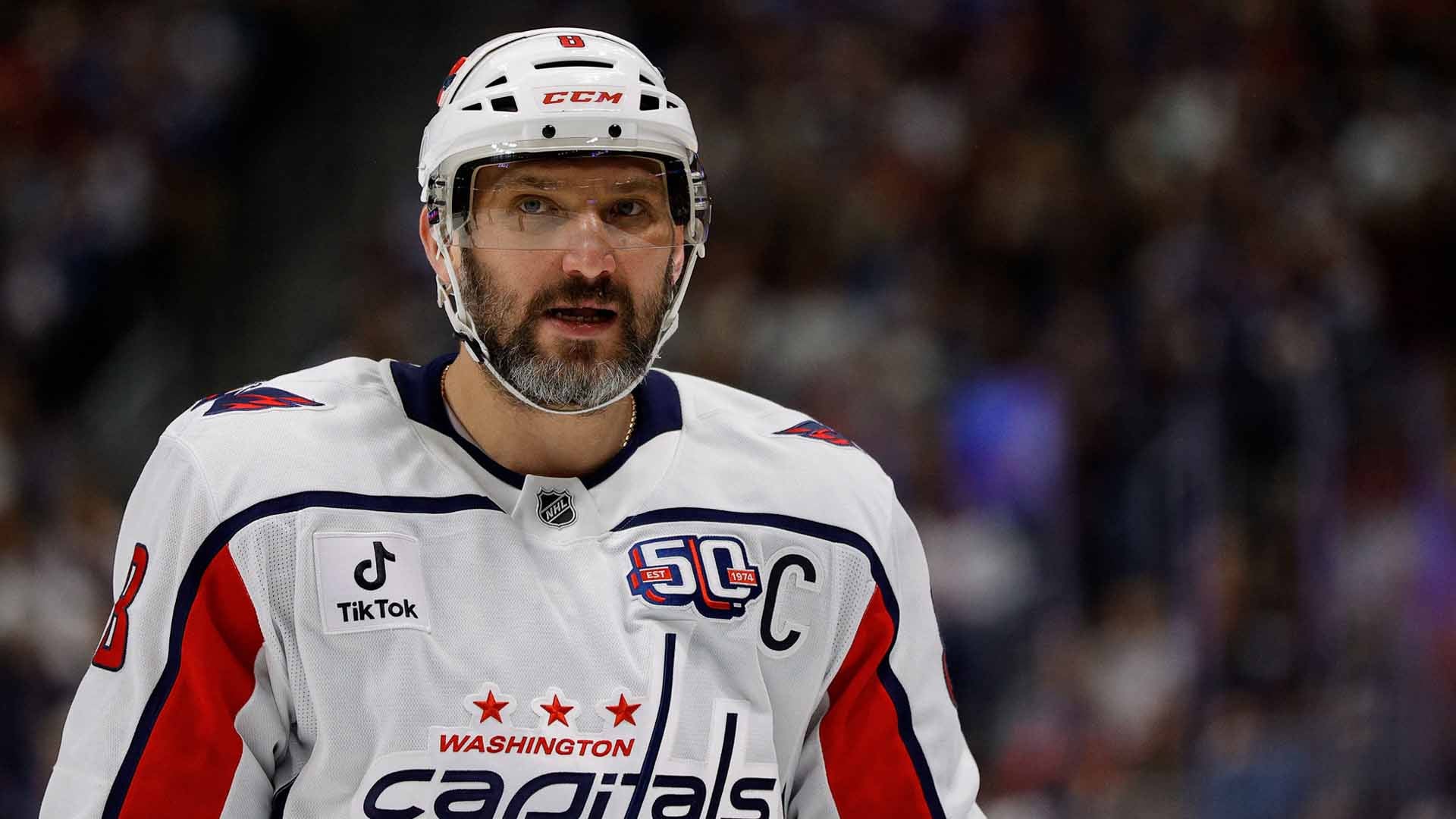 gabriel carlsson har skrivit på ett nytt kontrakt med växjö lakers. lär dig mer om hans prestationer, framtida mål och vad detta betyder för laget i den kommande säsongen.