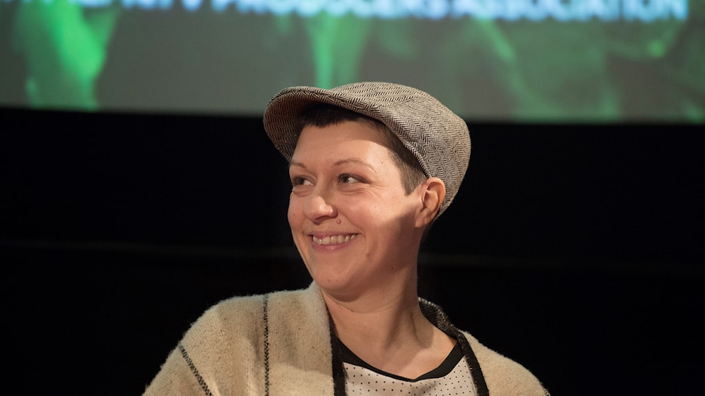 upplev spänningen i hanna skölds duell, där intriger och strategier snurrar i en fängslande berättelse. följ huvudkaraktärens kamp och upptäck hemligheterna som kan förändra allt.