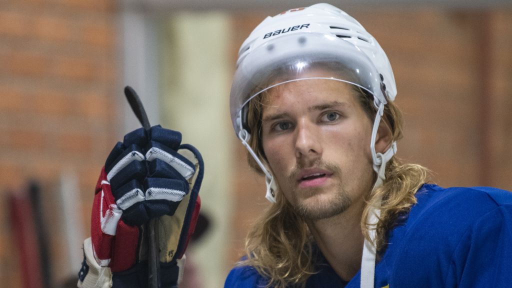 jonsson-fjällby har skrivit på ett treårigt avtal som stärker hans framtid inom laget. läs mer om detta spännande besked och vad det innebär för både spelaren och klubben.