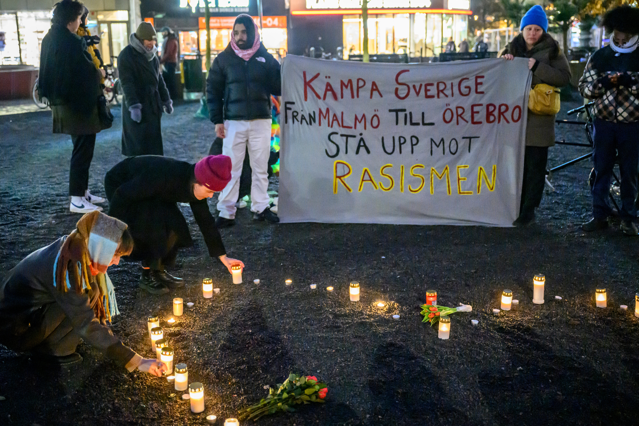 följ malone på hans spännande resa när han flyttar till örebro. upptäck stadens charm, kultur och nya äventyr som väntar honom. missa inte hans berättelser om att anpassa sig till livet i örebro!