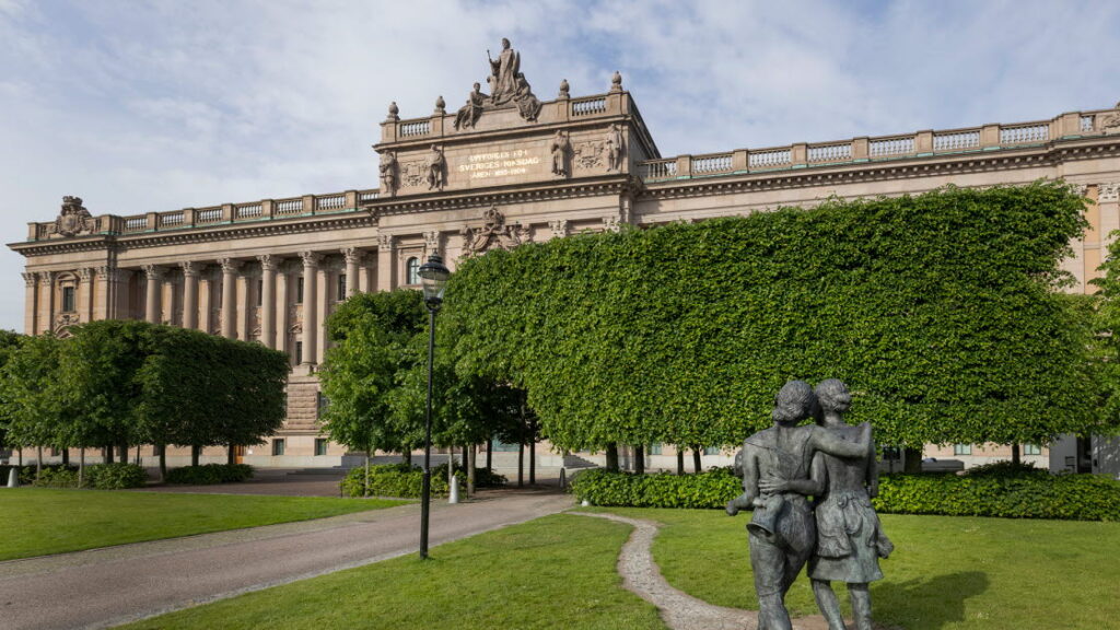 upptäck hur namninsamling kan hjälpa till att identifiera och hantera lärarbehov i skolor. engagera föräldrar och samhälle för att säkerställa kvalitativ utbildning för alla!