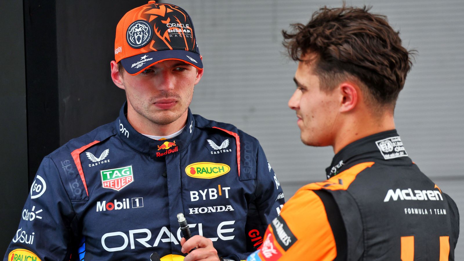 upptäck analysen av norris förlust mot verstappen i det senaste racet. följ med i spänningen när vi gräver in i de avgörande ögonblicken och strategierna som påverkade resultatet.