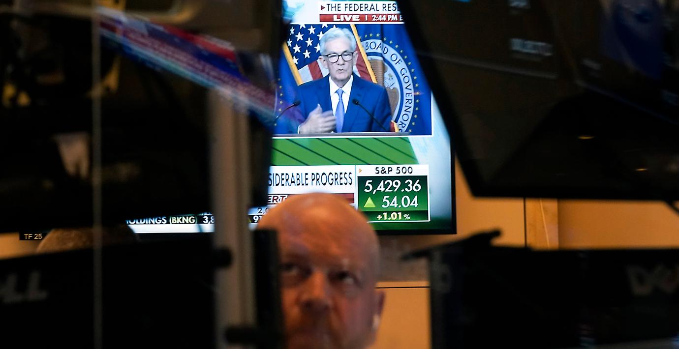 utforska de senaste nyheterna om den oförändrade räntan i usa. få insikter om hur detta påverkar ekonomin, marknaderna och din investering. håll dig informerad med vår djupgående analys.