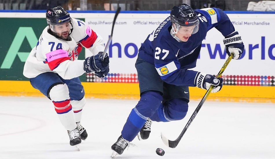 upptäck oliver kapanen, en lovande ishockeyspelare från timrå, som visar stor talang och potential på isen. följ hans resa i sporten och hans bidrag till laget.