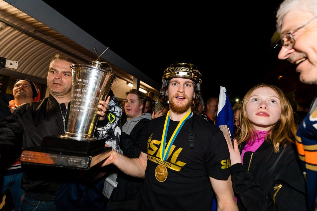 utforska røndbjergs fantastiska karriär och prestationer. lär dig mer om hans resa, framgångar och vad som gör honom till en inspirerande figur inom sitt område.