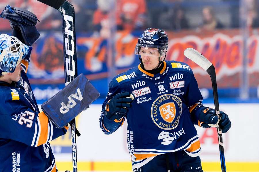 upptäck den spännande världen av shl-finalerna i usa! få den senaste informationen om lag, matcher och spelare. följ med på resan mot den eftertraktade trofén och se hur svenska lag kämpar om äre-namnet i amerikansk mark!