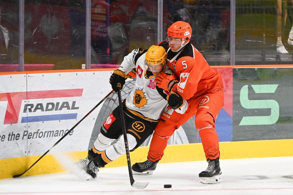 följ sheffield när de möter skellefteå i en spännande match som utlovar intensitet och strategi. vilket lag kommer att ta hem segern? missa inte denna actionfyllda kamp!