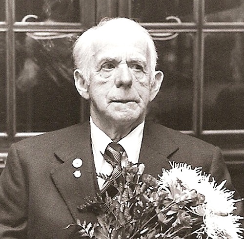 upptäck historien om thor martinsen, en framstående hedersmedlem som har gjort betydande bidrag inom sitt område. lär dig mer om hans prestationer och inflytande.