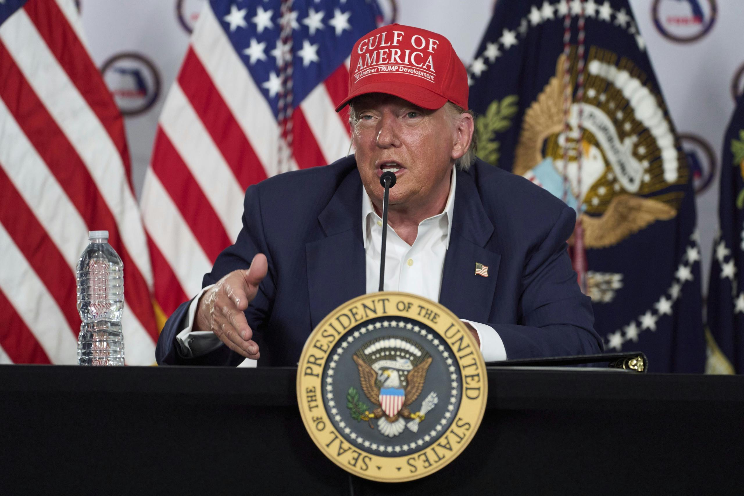 upptäck de senaste nyheterna och analyserna om händelserna kring trump som lett till att hans aktiviteter stoppades. vi utforskar de politiska konsekvenserna och vad det innebär för framtiden.