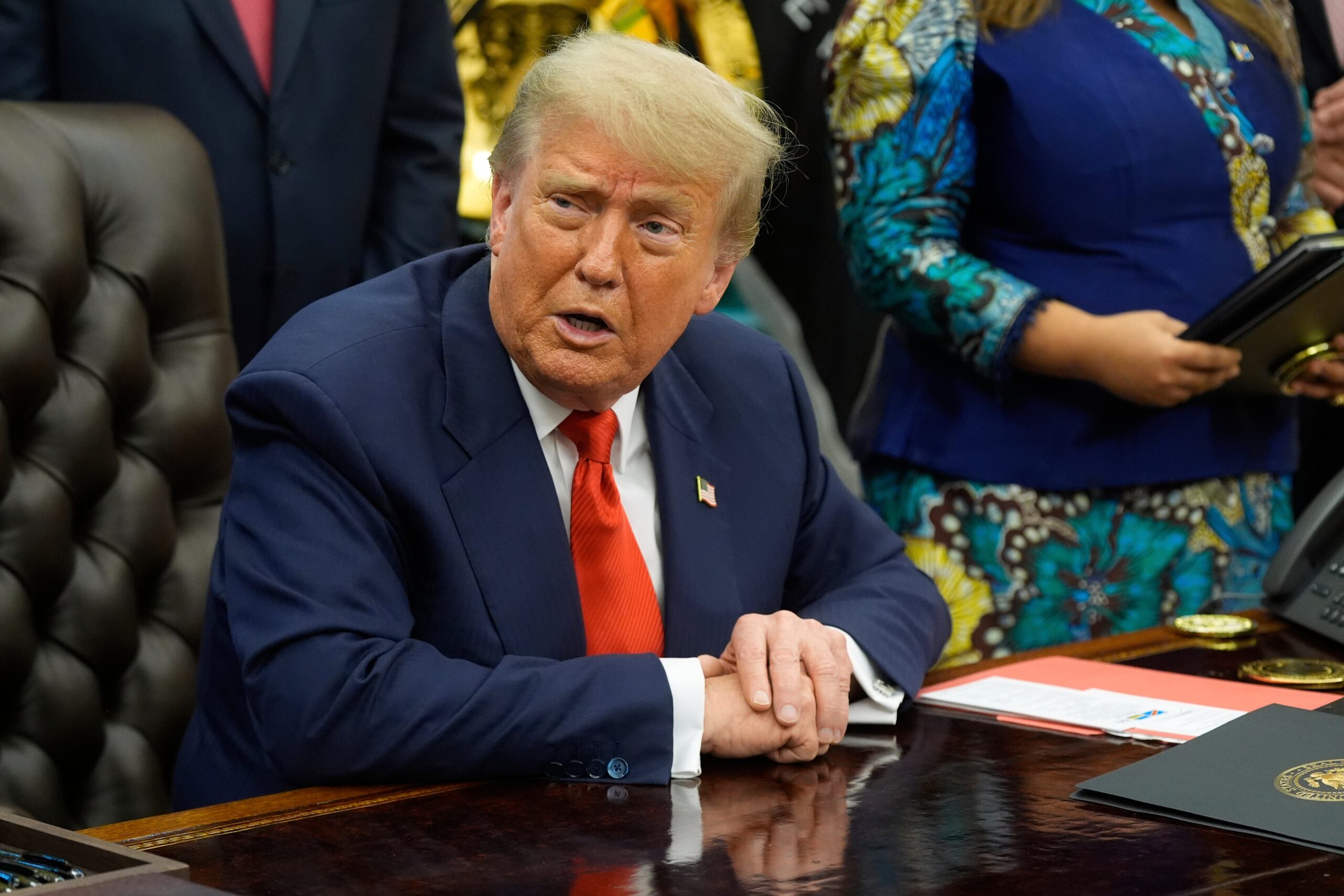 upptäck tullpaus mellan usa och kina: viktig information om handel, skatter och hur det påverkar affärsverksamhet och konsumtion. håll dig informerad om de senaste reglerna och trenderna för en framgångsrik import och export.