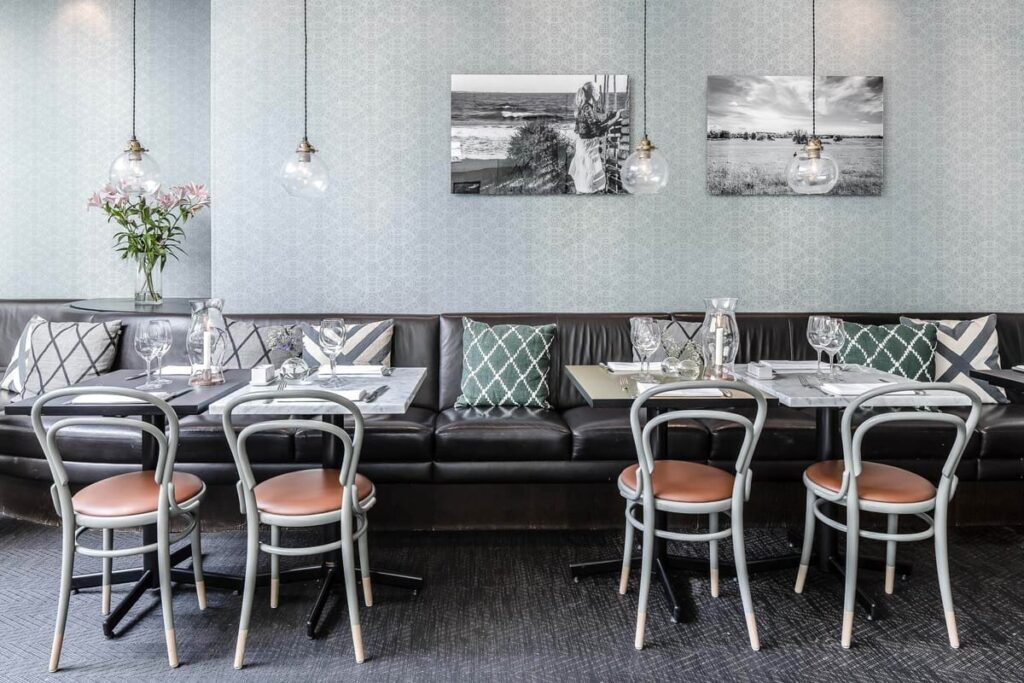 upptäck de bästa afterwork-ställena i stockholm! hitta tips på barer, restauranger och aktiviteter för en trevlig kväll med kollegor eller vänner i sveriges huvudstad.