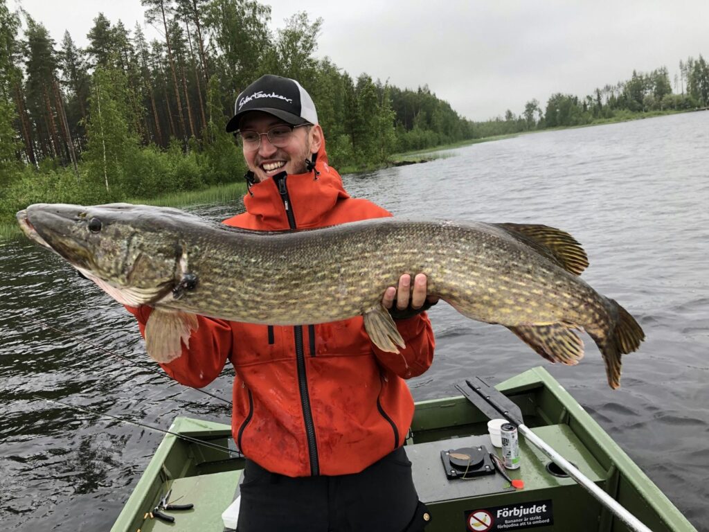 upptäck fascinerande tips och insikter kring gädda och vägar i sverige. lär dig om fiskeplatser och bäst praktiserade metoder för att fånga gädda, samt utforska de mest natursköna vägar som leder till de bästa fiskeupplevelserna.