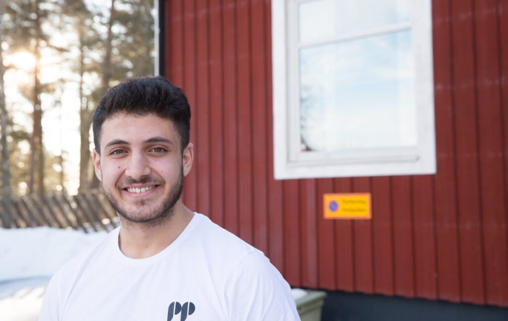 upptäck ibrahim som erbjuder sommarjobb som fönsterputsare. få möjligheten att arbeta i en dynamisk miljö och utveckla dina färdigheter inom städning och service. perfekt för dig som söker ett sommarjobb med flexibilitet och utmaningar!