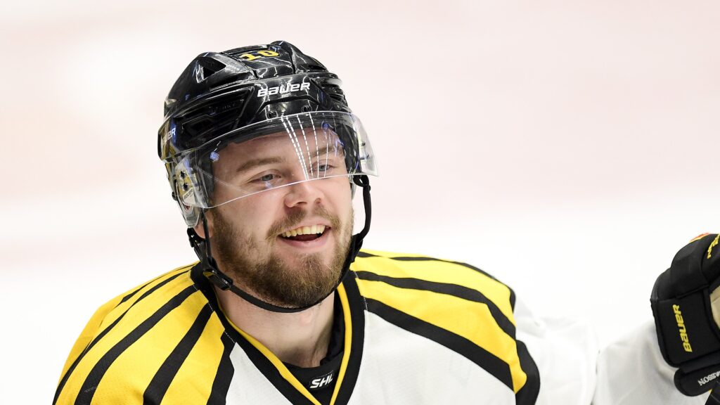 upplev nostalgin med josefsons comeback! vi tar dig tillbaka till de bästa stunderna med ny musik och oförglömliga minnen. missa inte chansen att se dem på scen igen och njuta av deras oemotståndliga stil!