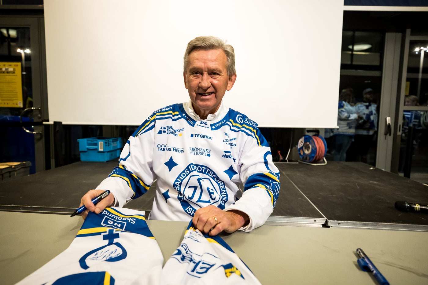 upptäck vad som hände med leksandsstjärnans matchstraff. få senaste nyheterna om avstängningen, orsaken bakom beslutet och reaktioner från laget.