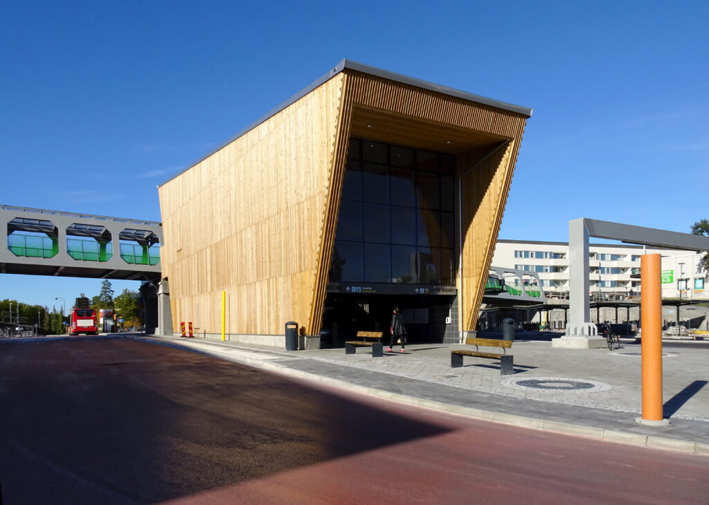 få de senaste nyheterna om skjutningen i kallhäll. här hittar du uppdaterad information om händelsen, polisens insats och vad som har skett på platsen.