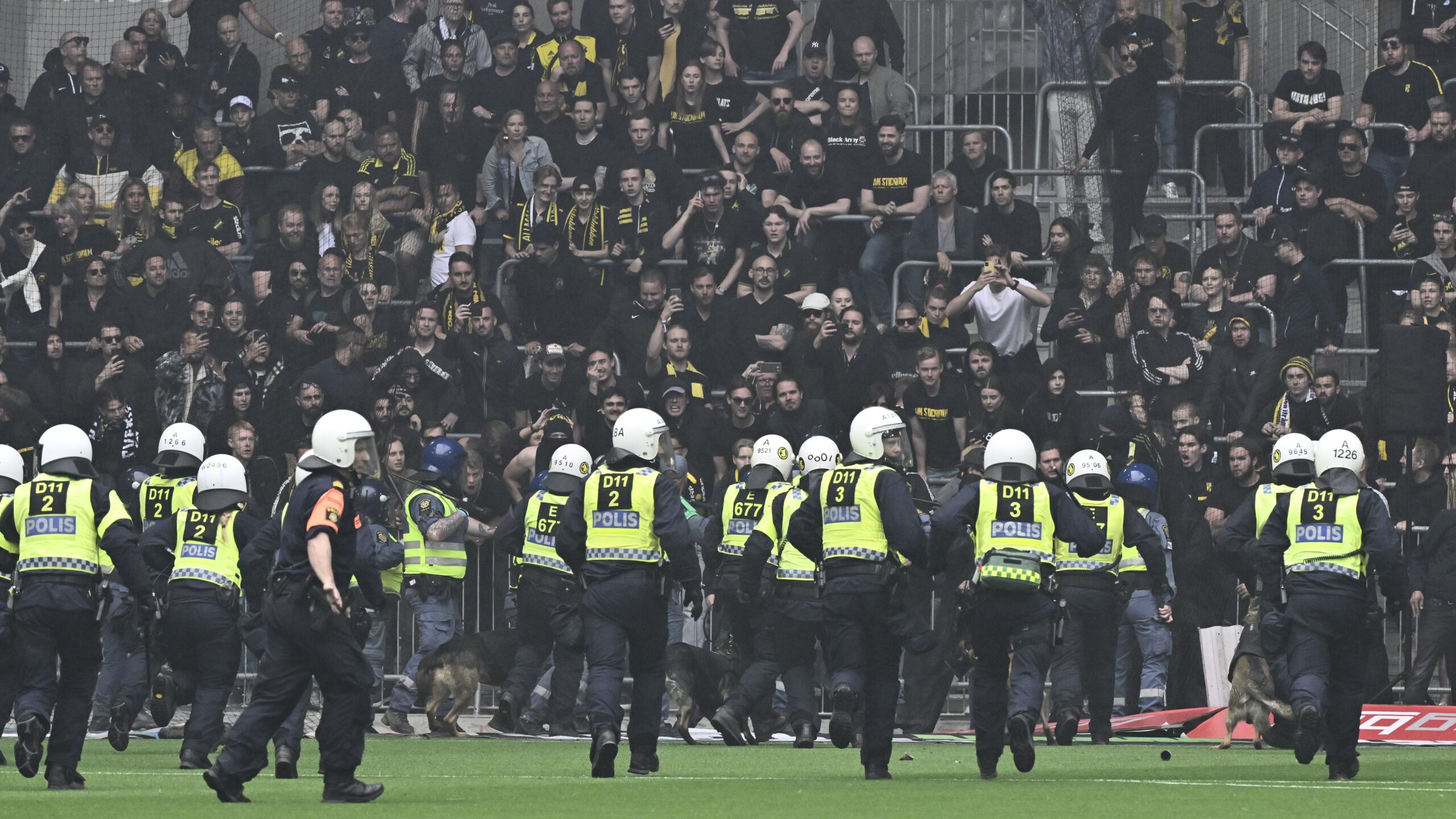 upptäck allt om stockholmsderbyt mellan aik och djurgården: historiens största rivalitet, statistik, senaste nyheter och höjdpunkter från den klassiska fotbollsmatchen i stockholm.