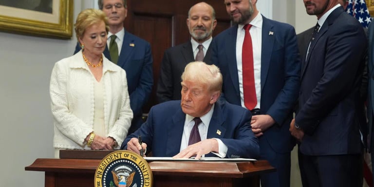 upptäck hur trump-tullar påverkar kopparmarknaden och vad det betyder för både amerikanska och globala investerare. få insikter om prisförändringar, handelsstrategier och framtida trender inom kopparindustrin.