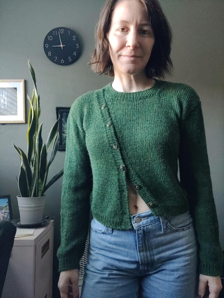 upptäck emmas hockeytröja – en unik och personlig tröja för alla hockeyälskare. perfekt för supporters och för dig som vill sticka ut på läktaren. beställ din idag!