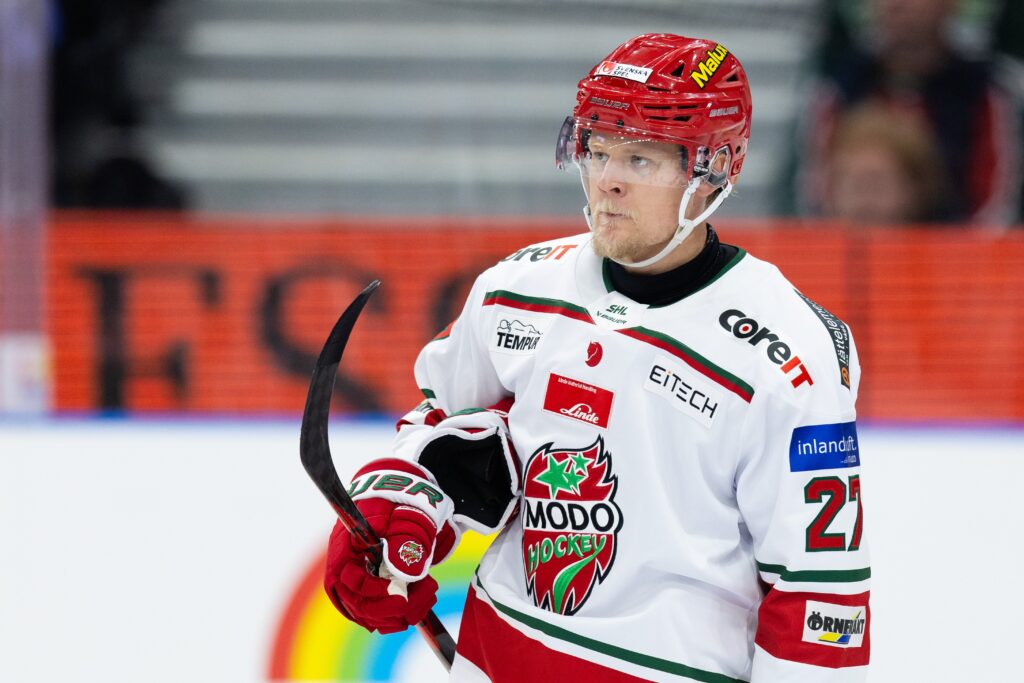 följ med när folin tränar med 13-åringar och delar med sig av sina experttips inom idrott och laganda. inspireras av ungas utveckling och tränarens engagemang!