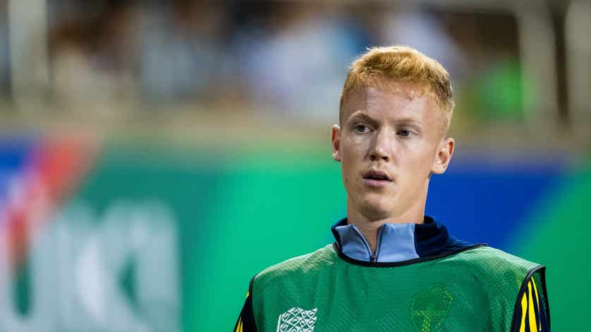 läs om hugo som ångrar sitt misstag och hur han hanterar konsekvenserna. en berättelse om lärdom och personlig utveckling.