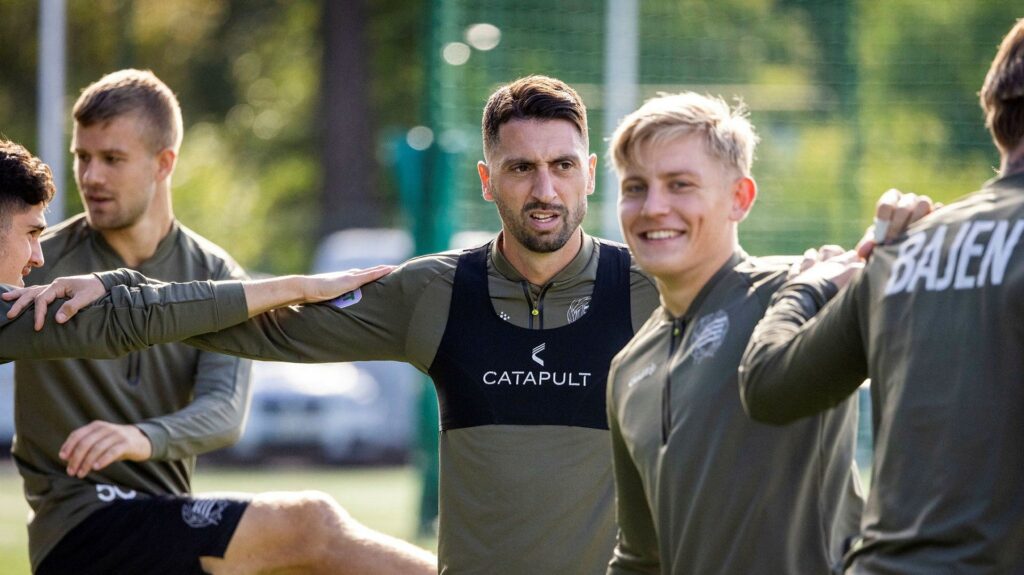 upptäck allt om kim hellberg – en svensk fotbollstränare känd för sitt engagemang och sina framgångar inom svensk fotboll. läs om hans karriär, prestationer och framtidsplaner.