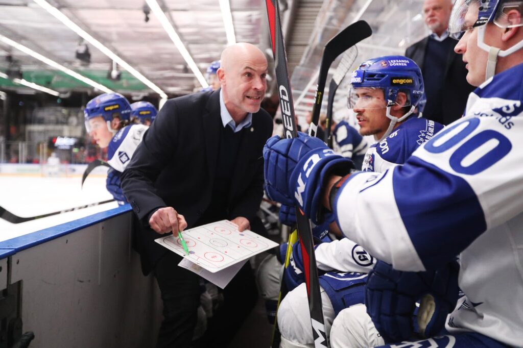 leksand lånar ut en försvarare till ett annat lag. läs mer om övergången och vad det innebär för leksands if:s trupp inför kommande matcher.