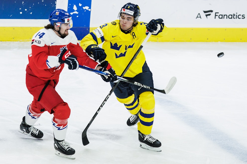läs om hur lennström stöttar vrana både på och utanför isen. artikeln belyser deras samarbete och betydelsen av laganda i hockeyvärlden.