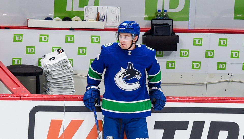 upptäck allt om nils höglanders höst i nhl – statistik, prestationer och höjdpunkter från den svenska ishockeytalangens säsongsstart.