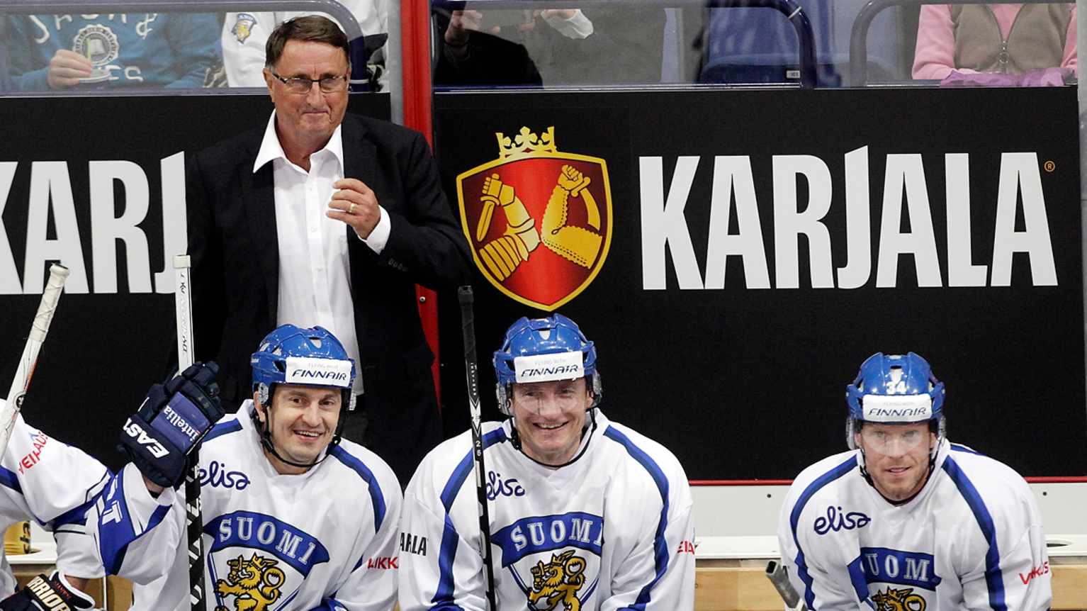upptäck allt om curre lindström och hans historiska målfoto. läs om hans prestationer, ikoniska ögonblick och betydelse för svensk ishockey.