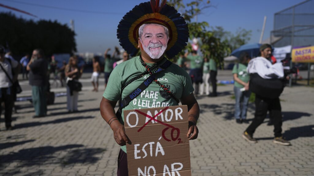 läs om fbk:s protester och varför de anklagas för hyckleri. vi granskar händelserna, analyserar reaktionerna och diskuterar vad detta betyder för framtiden.