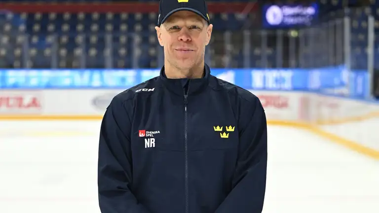 upptäck varför hallam ser fram emot tre kronor och vad som gör det svenska landslaget så speciellt och inspirerande för fansen inför kommande matcher.