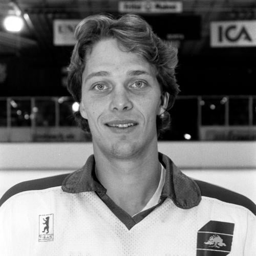 läs om hermansson, en nyckelspelare i modo hockey. upptäck hur hans insatser och ledarskap bidrar till lagets framgångar den här säsongen.