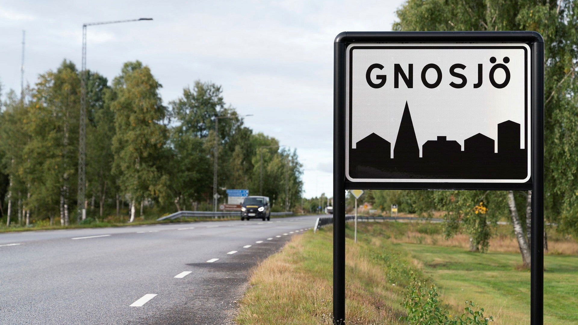läs om fallet där en kvinna åtalas för mordförsök. senaste uppdateringar, utredningsdetaljer och bakgrundsinformation om det uppmärksammade brottsfallet.