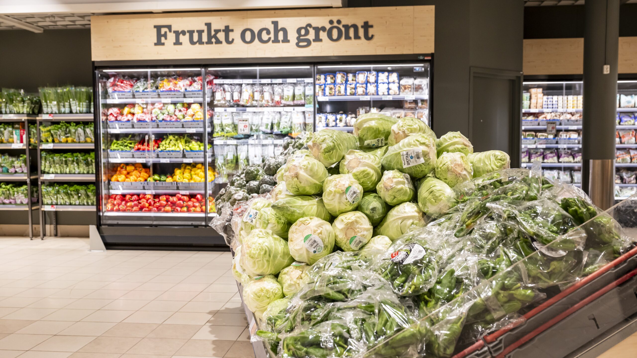 upptäck de senaste nyheterna om matpriser som faller i sverige. läs mer om orsakerna bakom prisnedgången och hur det påverkar din vardagsekonomi.