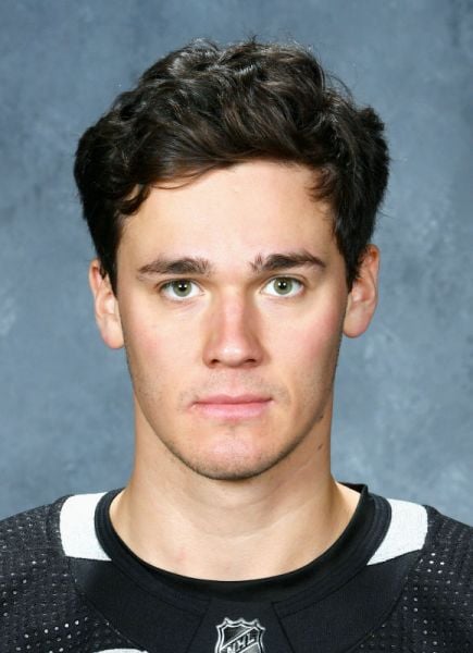 upptäck hur ett oväntat misstag från en nhl-målvakt förändrade matchens utgång. läs mer om den dramatiska händelsen och reaktionerna från spelare och fans.