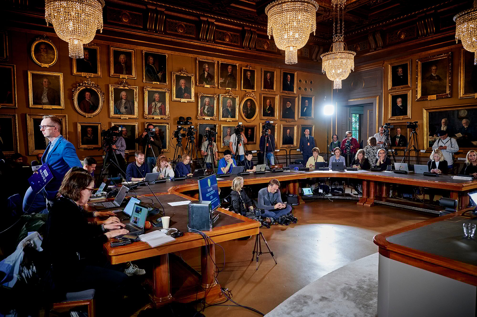 upptäck allt om nobelpriset i ekonomi – senaste nyheter, pristagare, viktiga upptäckter och bakgrunden till sveriges mest prestigefyllda ekonomiska utmärkelse.