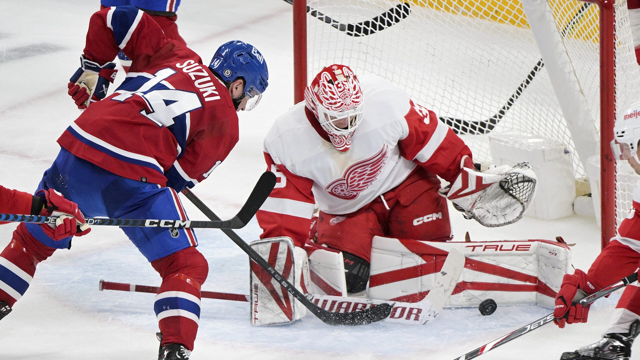 upptäck hur raymond och edvinsson spelar avgörande roller för detroit. läs om deras insatser, strategi och inflytande på lagets framgångar i nhl.