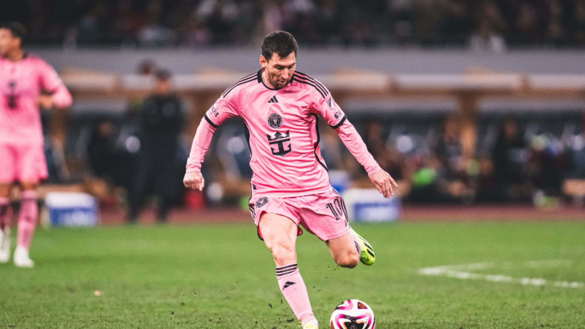 jämför son och messi i mls-revolutionen! upptäck deras unika spelstilar, prestationer och hur deras närvaro förändrar den amerikanska fotbollsligan. allt du behöver veta om son mot messi i mls.
