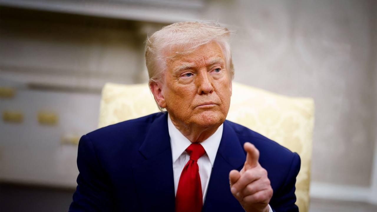 läs om de senaste nyheterna kring trumps tullar på kina, hur de påverkar världsekonomin och vad de innebär för handel mellan usa och kina.
