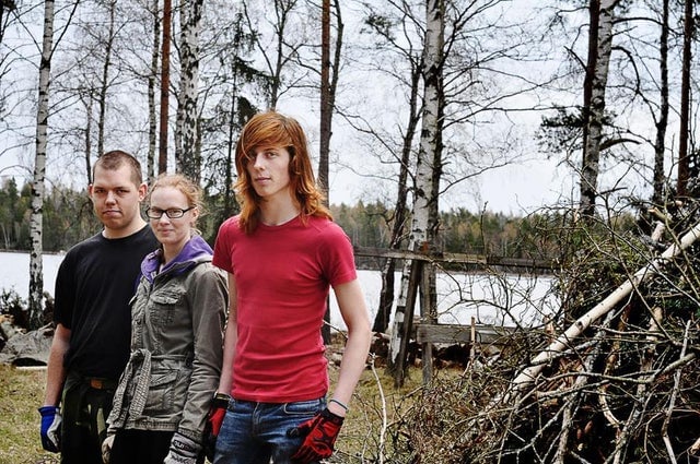 flera ungdomar insjuknade efter en fest. läs mer om vad som hände, misstankar om orsaken och hur myndigheterna agerar för att förebygga liknande händelser i framtiden.